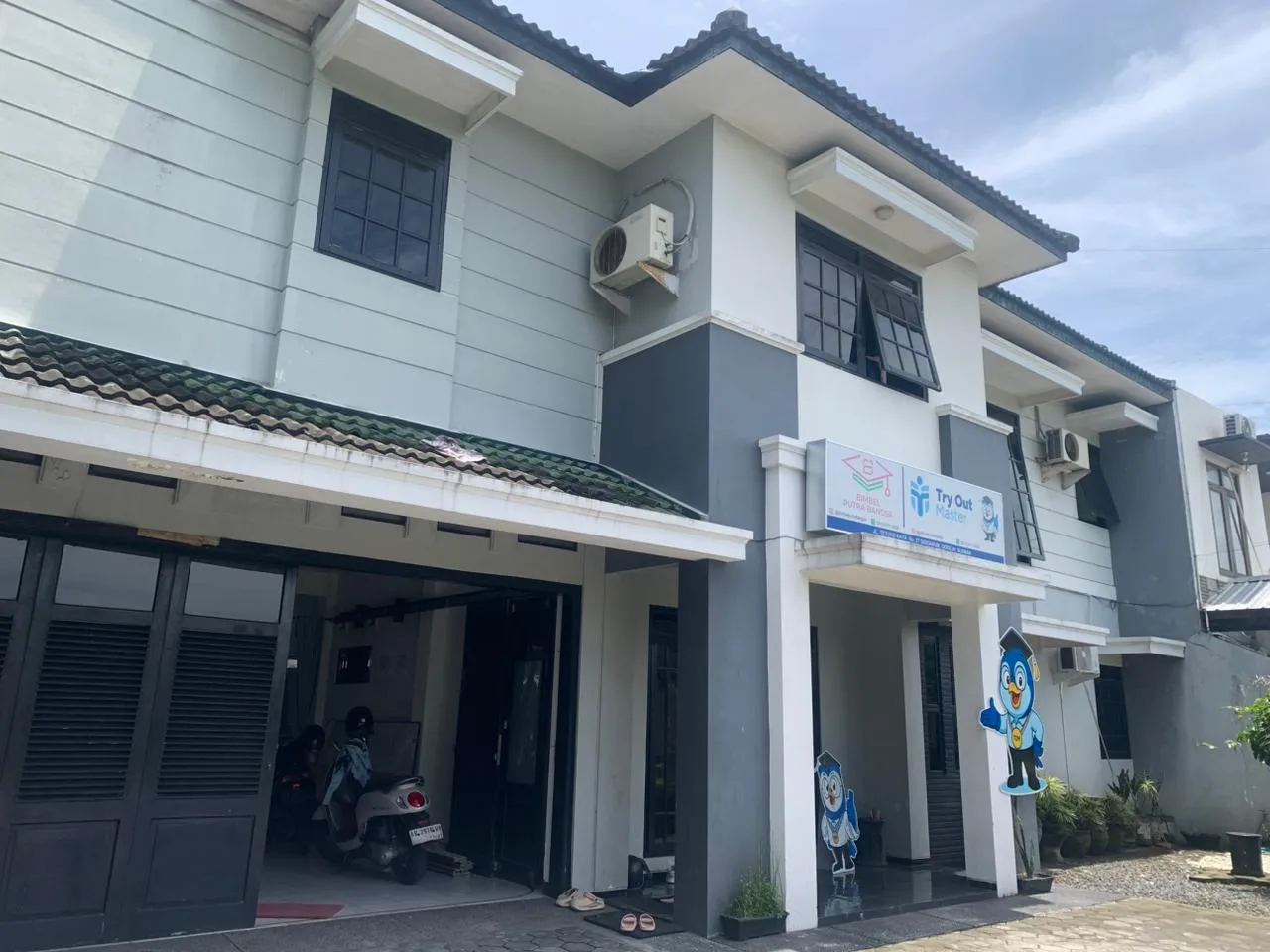 Kantor Try Out Master - Tampak Depan